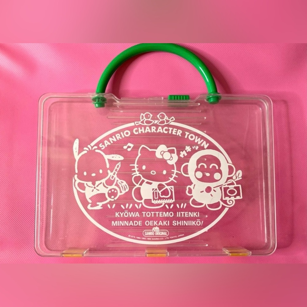 SAnrio hello kitty vintage plastic case 1996